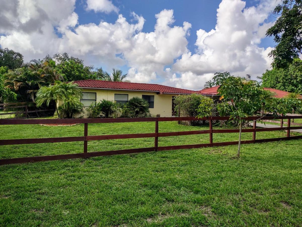 Sunshine Acre 2B 2B King Master Suite, Big Yard Davie Exterior foto